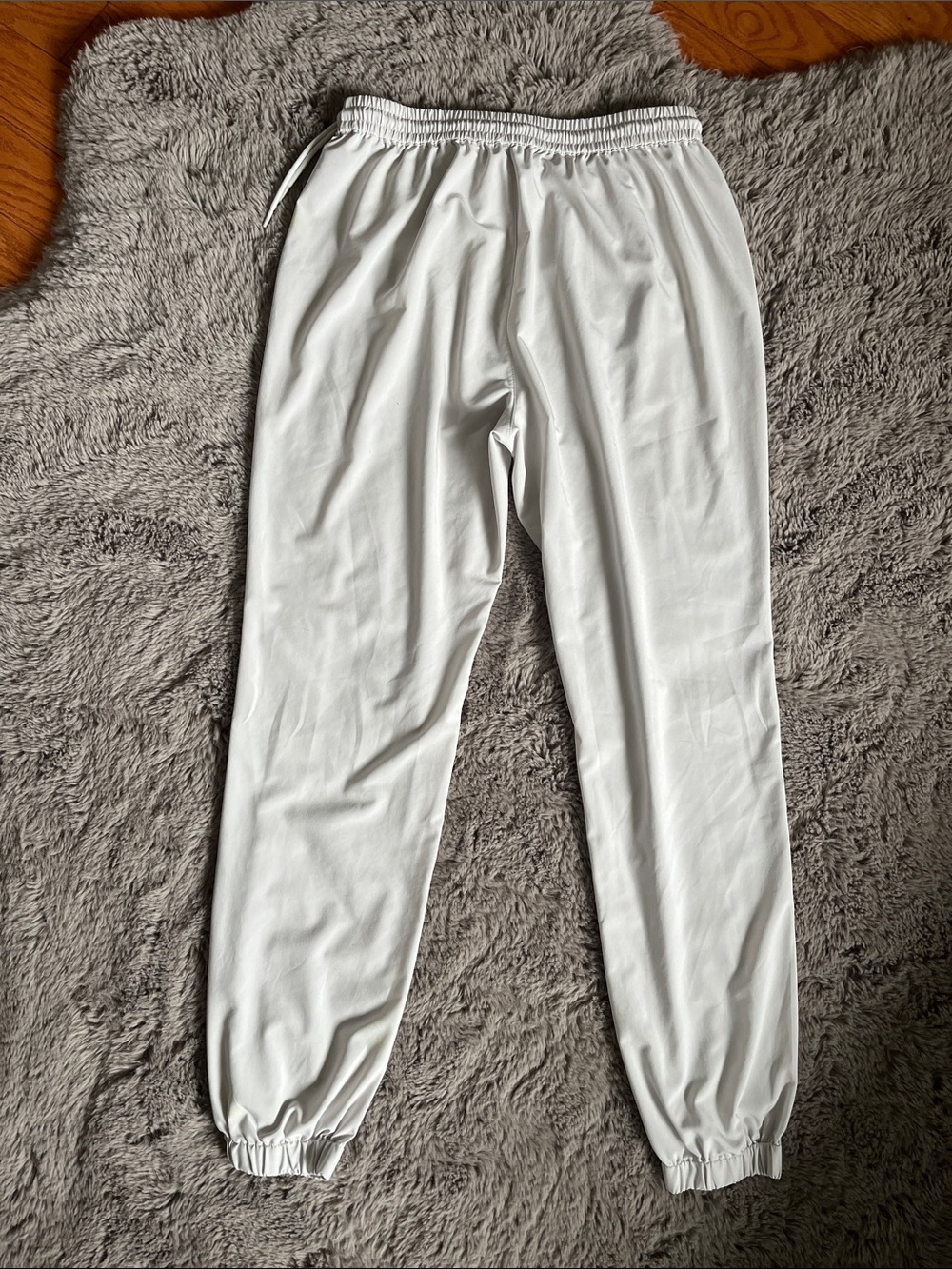 Women’s Aritzia TNA White Joggers - Picture 12 of 12